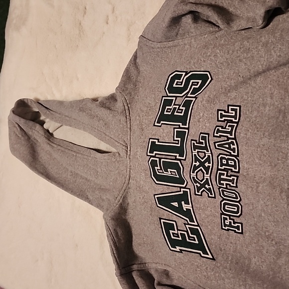 EAGLES  XXL FOOTBALL  HOODED SWEATSHIRT , XLARGE ( 14- 16 ). - Picture 2 of 7